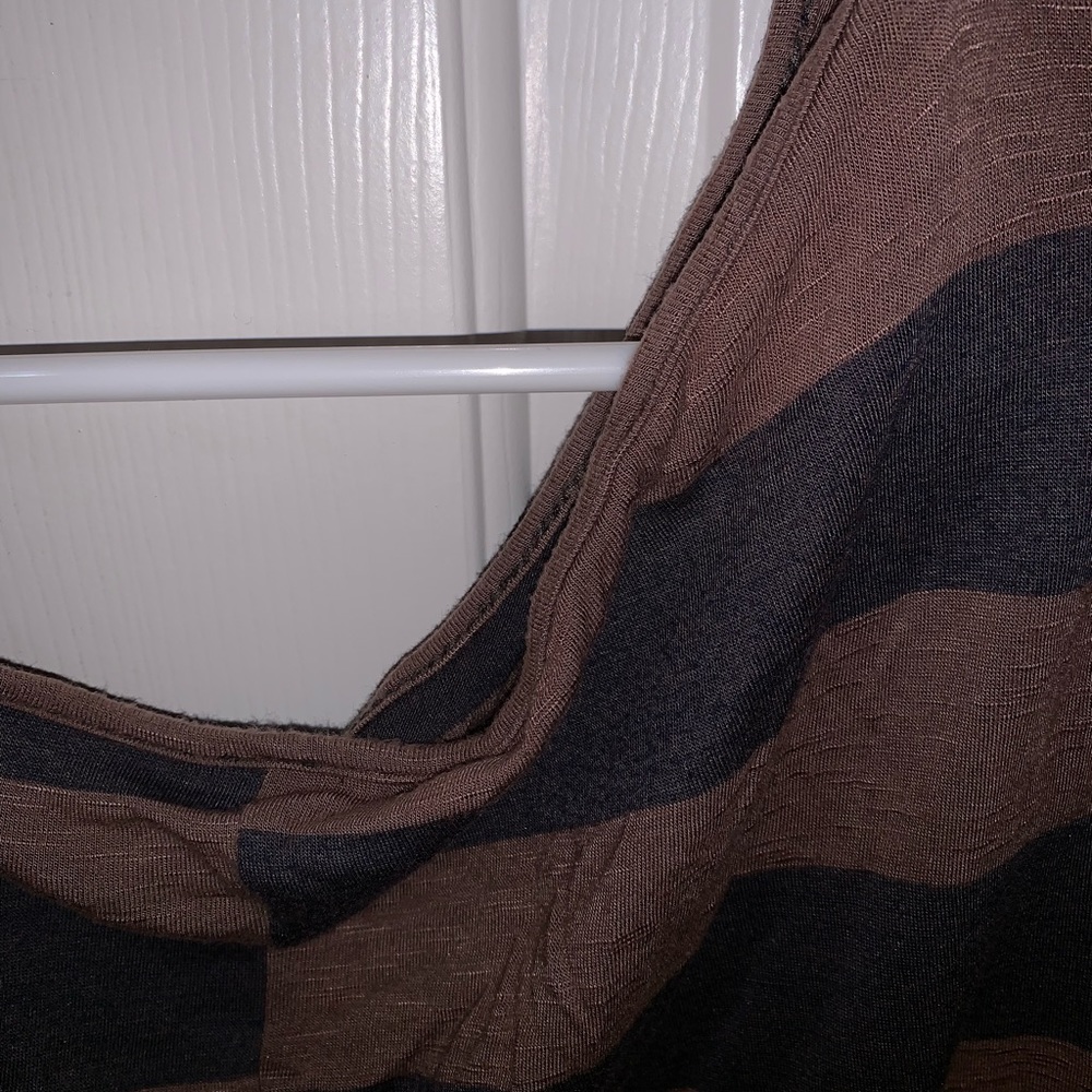 Brown Top - Picture 3 of 4